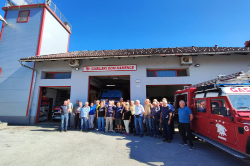 Izlet starejših gasilk in gasilcev na Dolenjsko gasilska zveza medvode
