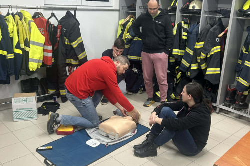 Bolničar javni zavod sotočje medvode